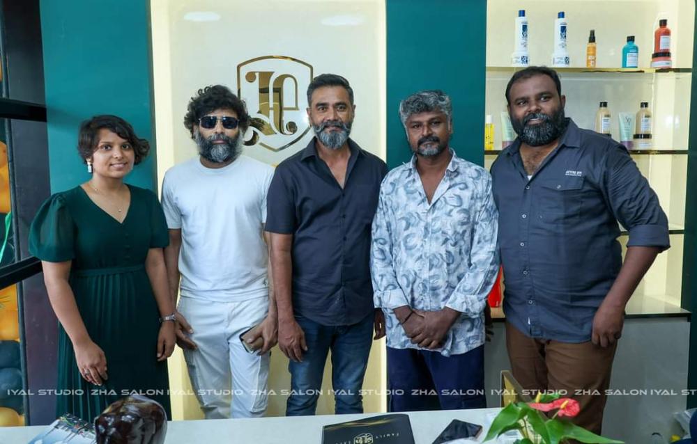family-saloon-open-celebration-atta-kathi-dinesh